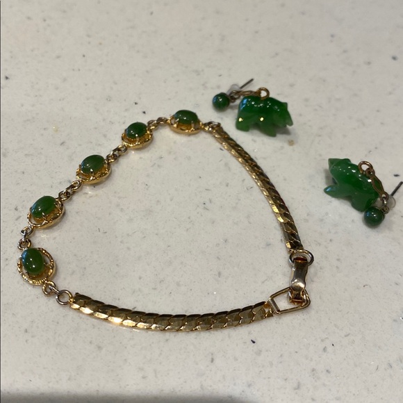 Real Green jade Bear Earrings & gold jade bracelet - Picture 8 of 9